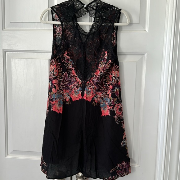 Free people top. Size small.NWT - Picture 2 of 2